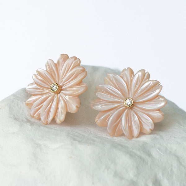 Blush pink Daisy Flower earrings large