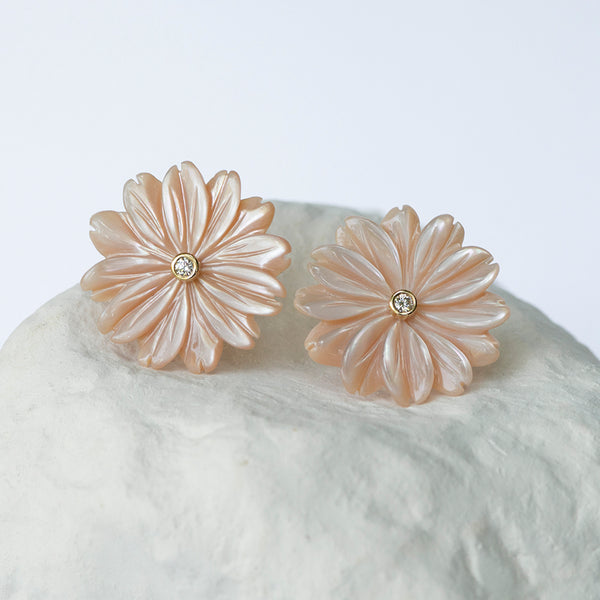 Blush pink Daisy Flower earrings large