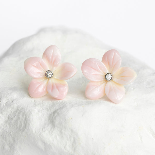 Queen Conch shell mother of pearl earrings white gold 18kt