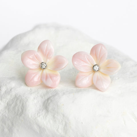 Queen Conch shell mother of pearl earrings white gold 18kt