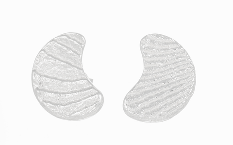 Textured silver earstuds