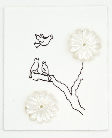 Pair of white MOP flowers, Daisy, 12mm